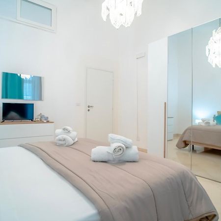 Appartement Dimora Dante 310 à Bari Extérieur photo