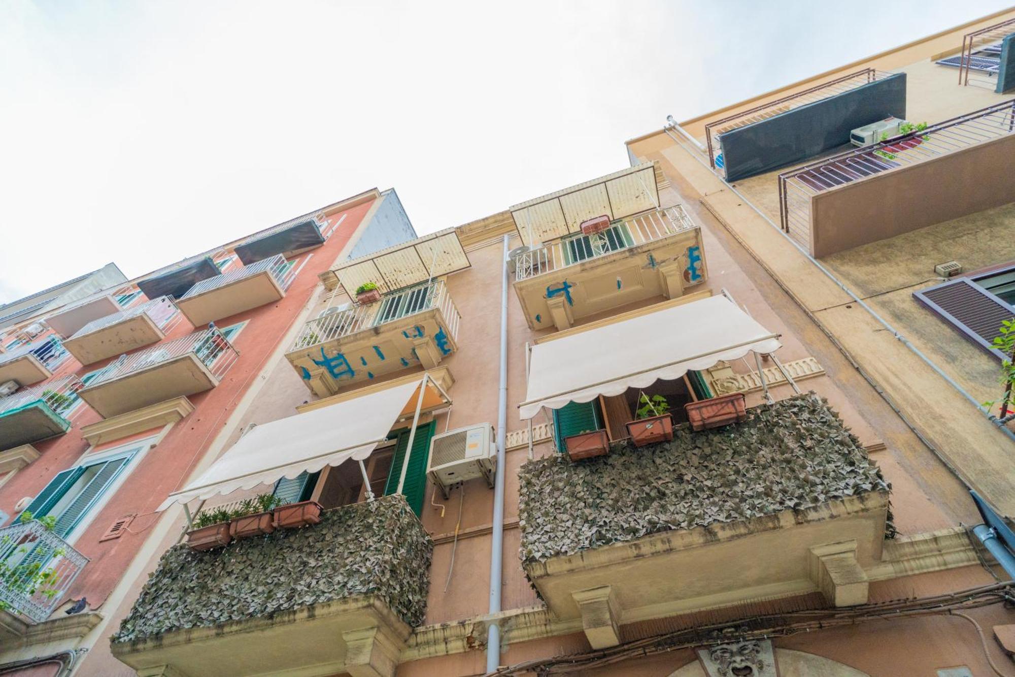 Appartement Dimora Dante 310 à Bari Extérieur photo