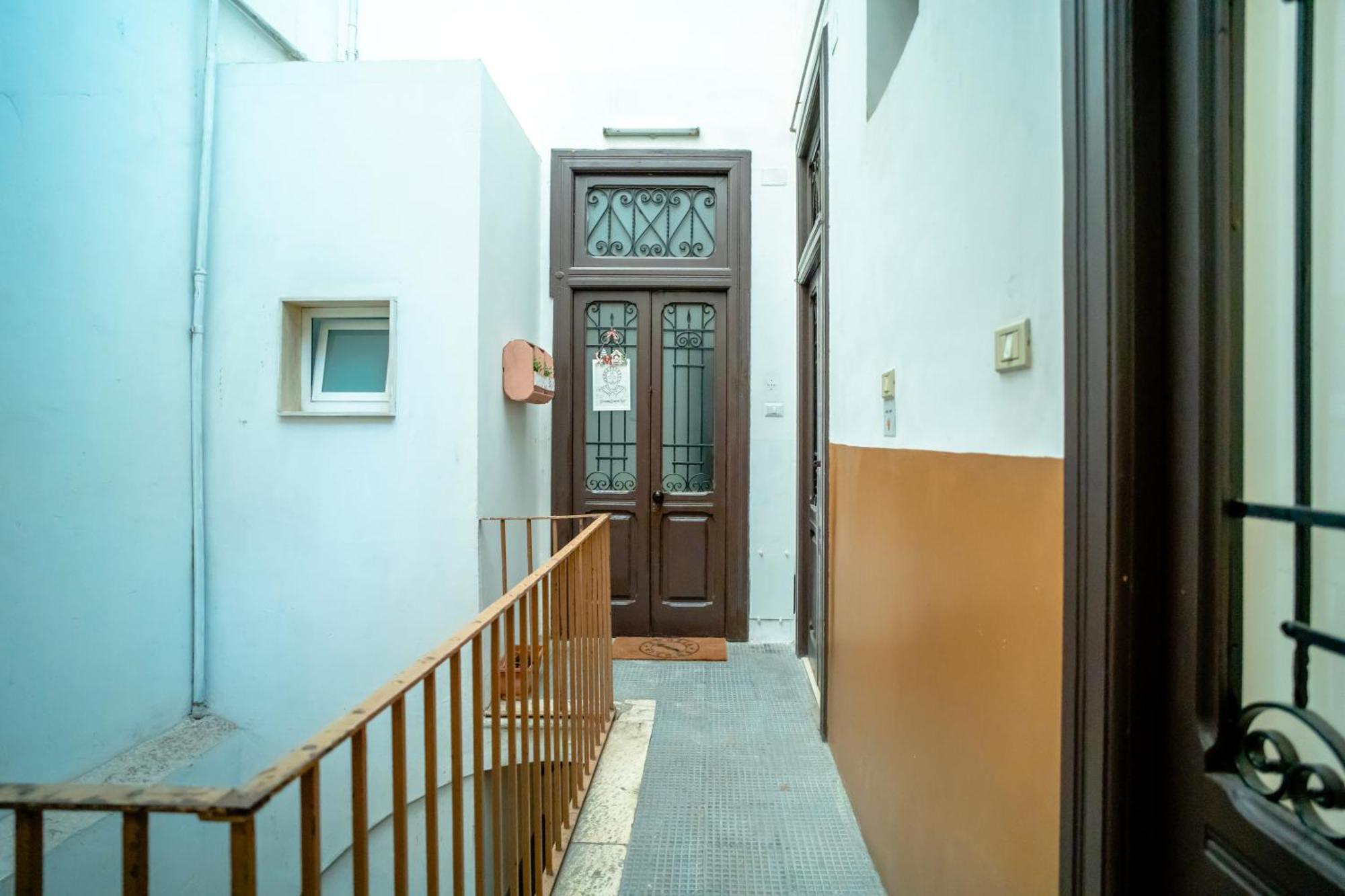 Appartement Dimora Dante 310 à Bari Extérieur photo